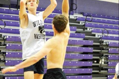 Hartington-Newcastle’s Sam Harms goes for a turn-around fade-away jumper during a Wildcat practice session last week.
